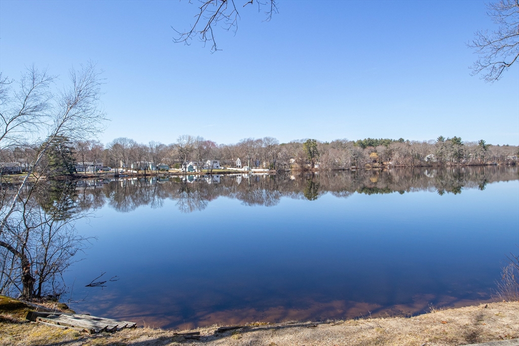 Bullard Ln, Walpole, MA 02081