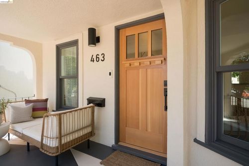 463 44th St, Oakland, CA, 94609-2137 | Card Image