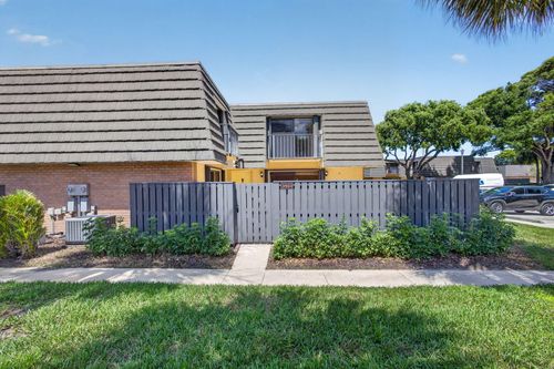 3501 35th Way, West Palm Beach, FL, 33407-6807 | Card Image