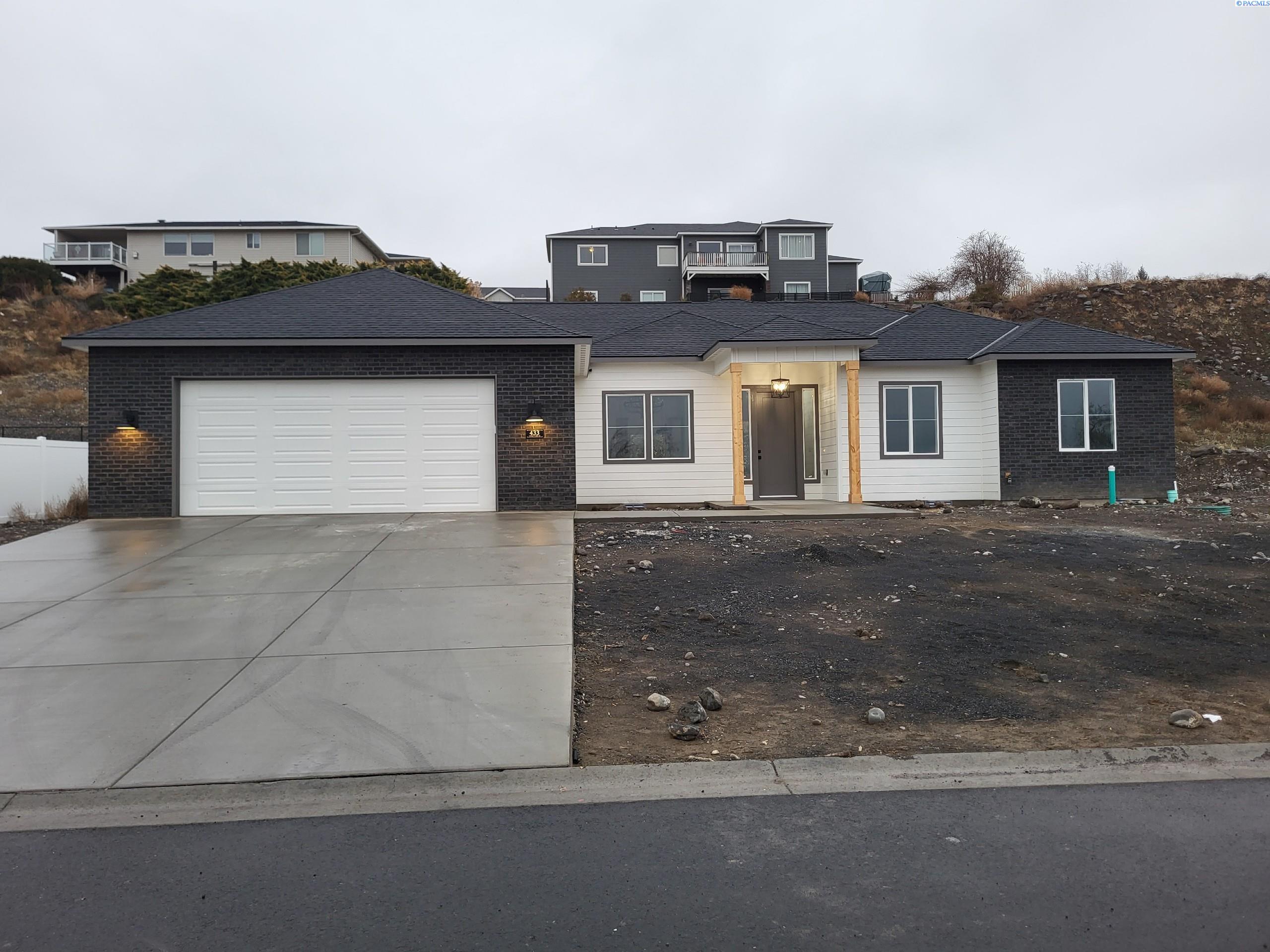 Stacy Dr, Moses Lake, WA 98837