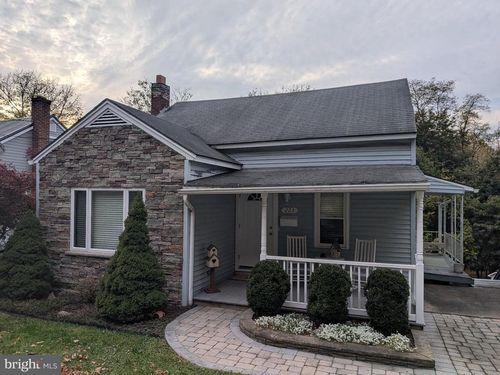 223 E Freedom Avenue, BURNHAM, PA, 17009 | Card Image