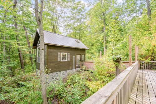 132 Shores Dr, Leroy, MI, 49655-9409 | Card Image