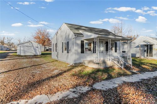 150 Maple St, Carrollton, IL, 62016-1335 | Card Image