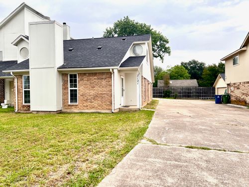 2121 Stone Moss Ln, Grapevine, TX, 76051-3864 | Card Image