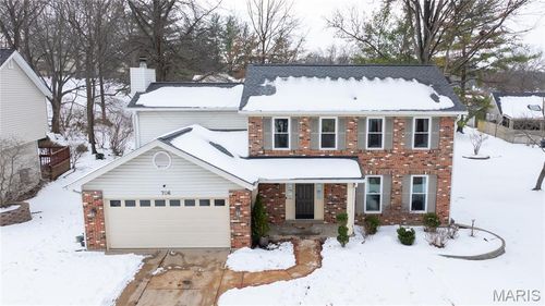 706 Eaglebrooke Dr, Ballwin, MO, 63021-7529 | Card Image