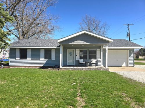 202 Sixth St, Ashkum, IL, 60911-2503 | Card Image