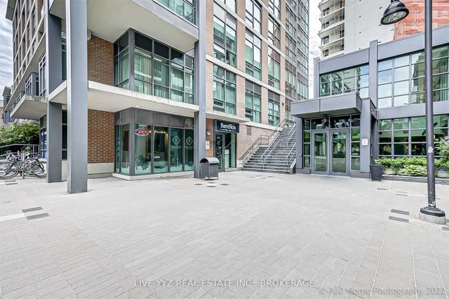 PH03 - 1171 Queen St W, Condo with 2 bedrooms, 2 bathrooms and 1 parking in Toronto ON | Image 2