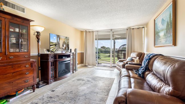 APT-404 - 9421 Evergreen Pl, Condo with 2 bedrooms, 2 bathrooms and null parking in Davie FL | Image 8