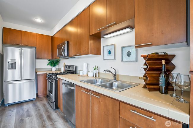 1214 N Northgate Way, Townhouse with 3 bedrooms, 2 bathrooms and 1 parking in Seattle WA | Image 18