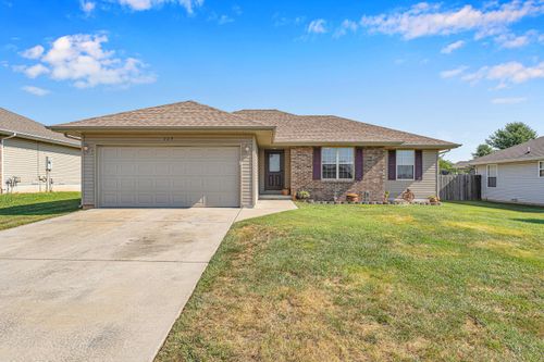 609 W Rice St, Clever, MO, 65631-7813 | Card Image