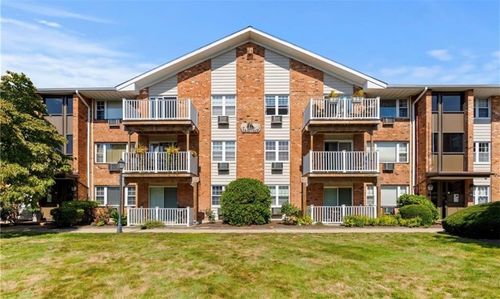 25 Bullocks Point Avenue, East Providence, RI, 02915 | Card Image