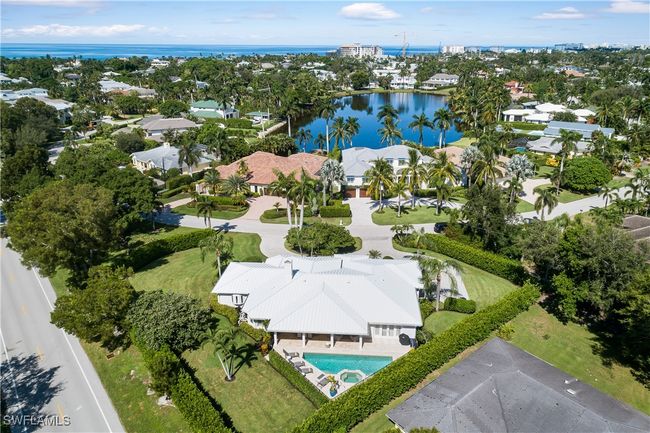 420 Palm Cir E, House other with 4 bedrooms, 4 bathrooms and null parking in Naples FL | Image 40