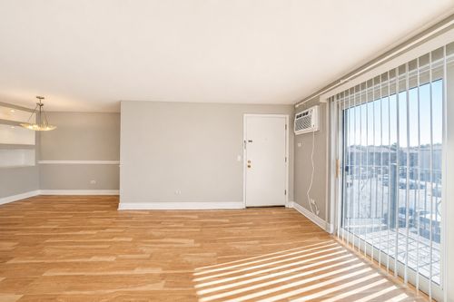 307-8701 W Foster Ave, Chicago, IL, 60656-3110 | Card Image