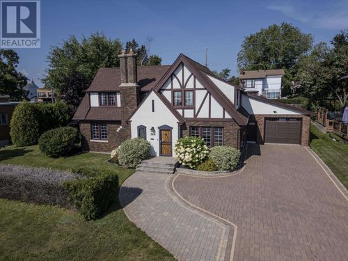 144 High St S, Thunder Bay, ON, P7B3K5 | Card Image