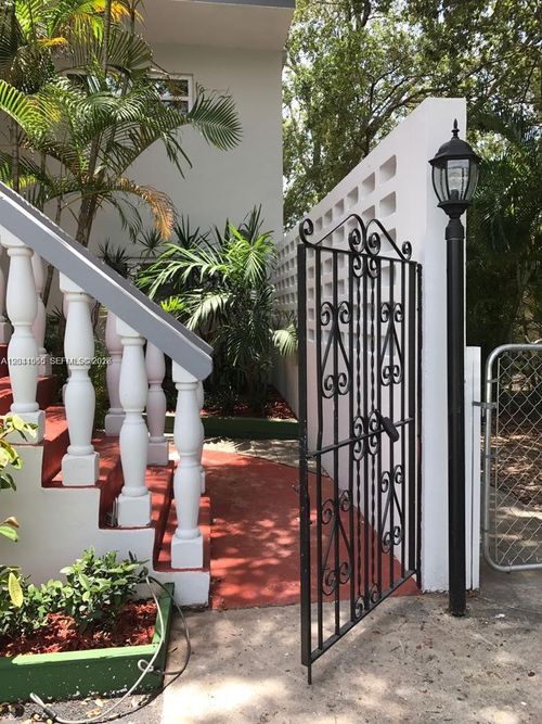 4-13335 Arch Creek Rd, North Miami, FL, 33181-1975 | Card Image