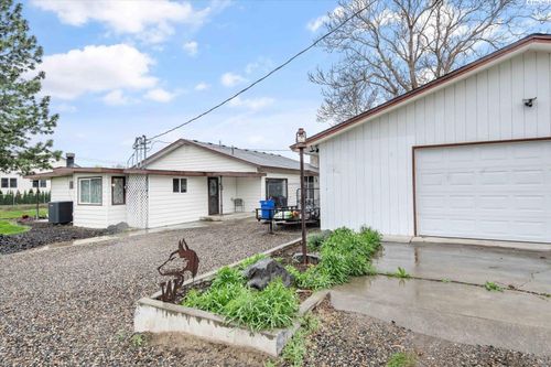 1325 E 23rd Ave, Kennewick, WA, 99337 | Card Image