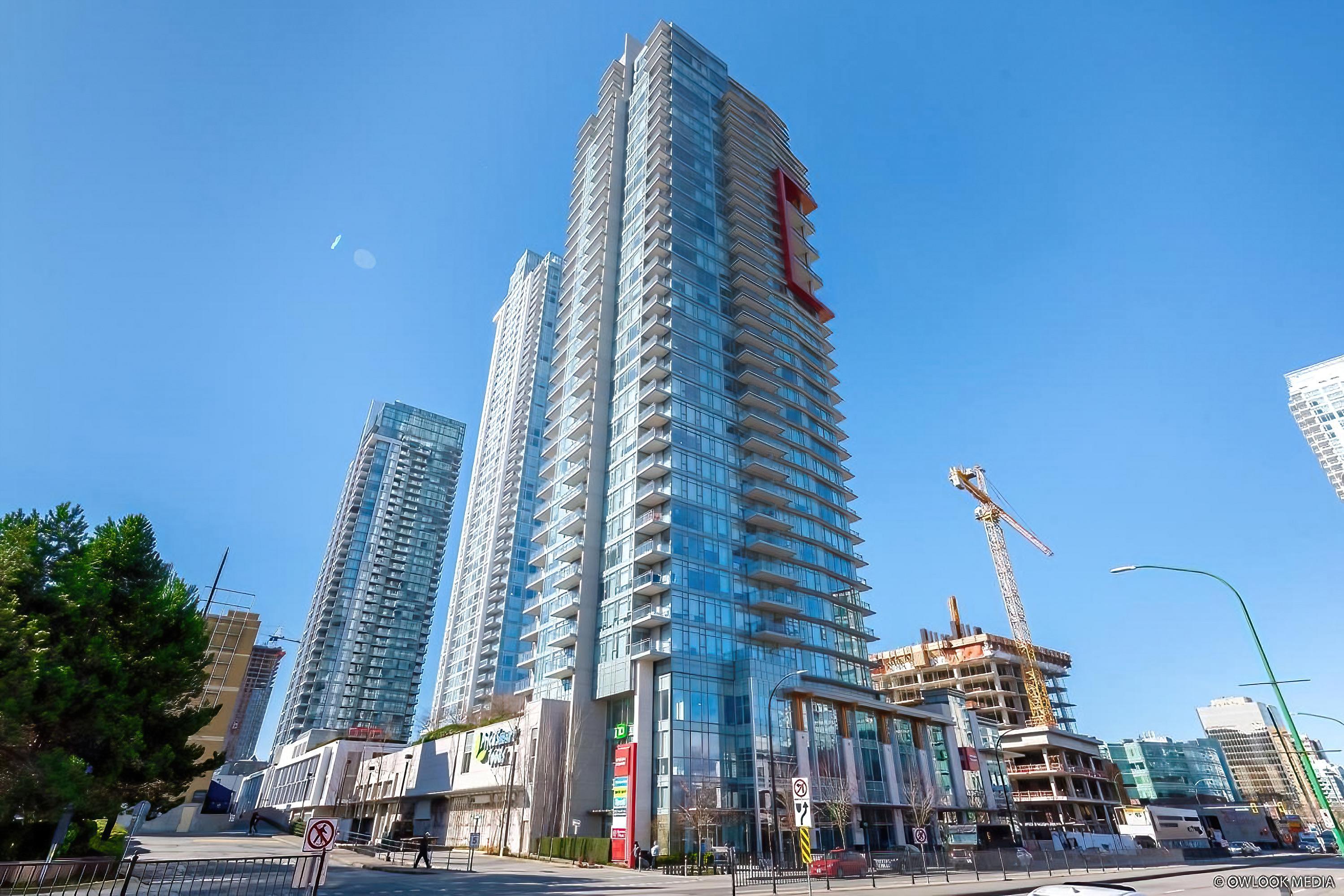 707 - 4688 Kingsway, Condo with 2 bedrooms, 2 bathrooms and 1 parking in Burnaby BC | Image 1