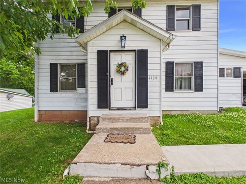 4429 12th Ave, Parkersburg, WV, 26101-7067 | Card Image