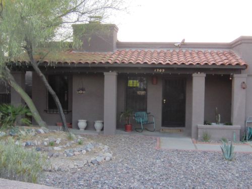 1909 N Old Ranch Rd, Tucson, AZ, 85745-1833 | Card Image