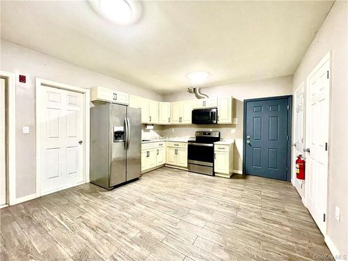 apt-201-108 North St, Middletown, NY, 10940-5365 | Card Image