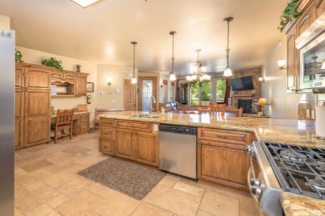 Kitchen | Image 9