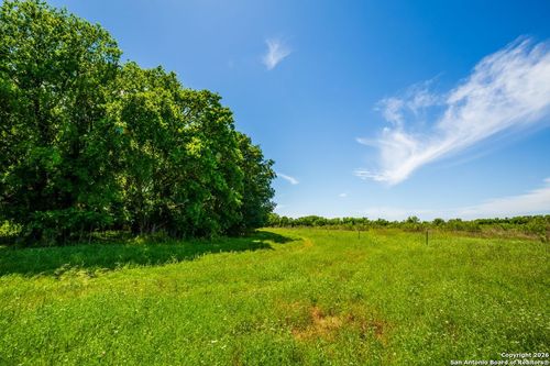 8623 Huber Rd, Seguin, TX, 78155-0439 | Card Image