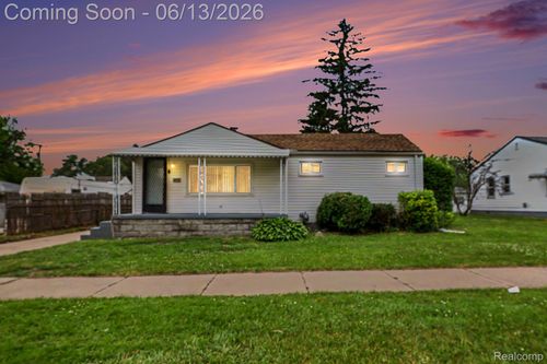 25383 Lawn St, Roseville, MI, 48066-3852 | Card Image