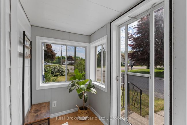61 Jane St, House other with 2 bedrooms, 1 bathrooms and 2 parking in Haldimand ON | Image 4