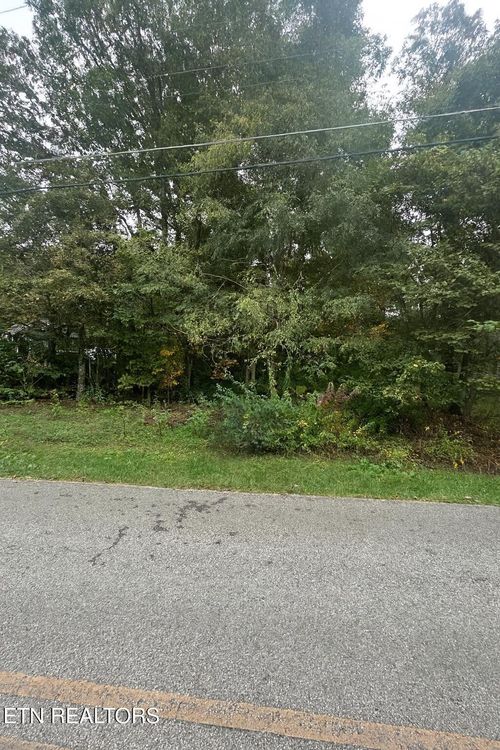 120 Meadowview Dr, Crossville, TN, 38558-9012 | Card Image