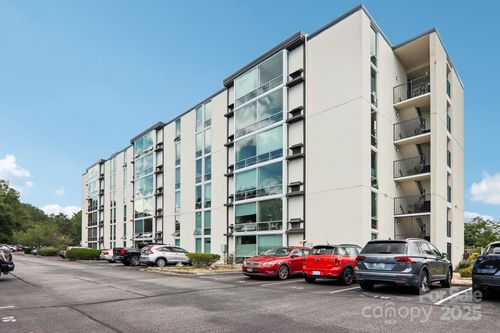 apt-212-647 Town Mountain Rd, Asheville, NC, 28804-3753 | Card Image