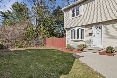 54-54 Yorktown Ct, Chicopee, MA, 01020-4320 | Card Image