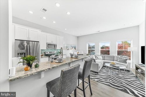 302-537 Apple St, CONSHOHOCKEN, PA, 19428-2903 | Card Image