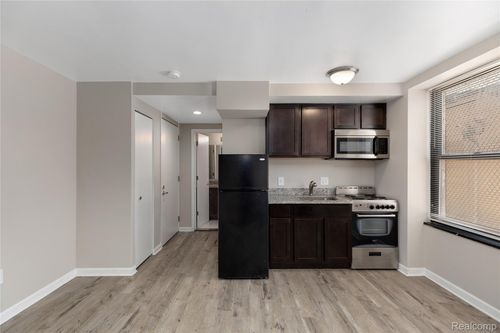 apt-104-629 W Milwaukee St, Detroit, MI, 48202-2935 | Card Image