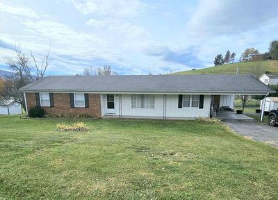 267 King Street, House other with 3 bedrooms, 2 bathrooms and null parking in North Tazewell VA | Image 2