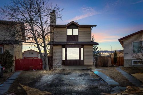 59 Whitehaven Rd Ne, Calgary, AB, T1Y6A5 | Card Image