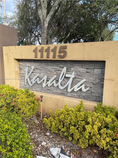 unit-154-11115 W Okeechobee Rd, Hialeah Gardens, FL, 33018-4274 | Card Image