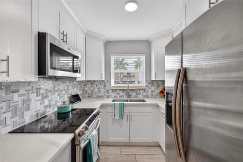 apt-4-419 S Crescent Dr, Hollywood, FL, 33021-7422 | Card Image