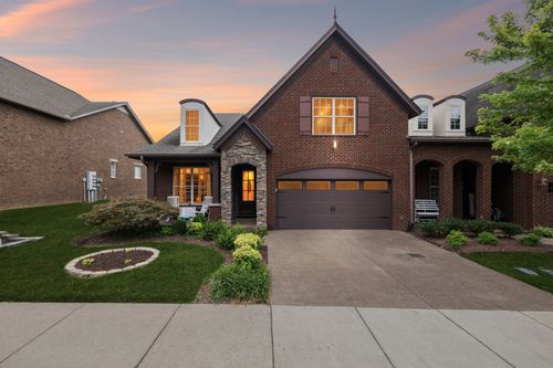 125 Village Cir, Lebanon, TN, 37087-1433 | Card Image