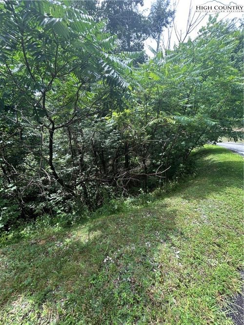 108 Falls Creek Pkwy, Elk Park, NC, 28622 | Card Image