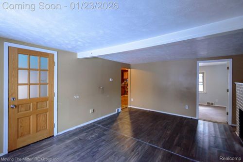 6198 Princess St, Taylor, MI, 48180-1026 | Card Image