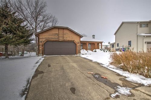 3994 N Northbrook Dr, Decatur, IL, 62526-1257 | Card Image