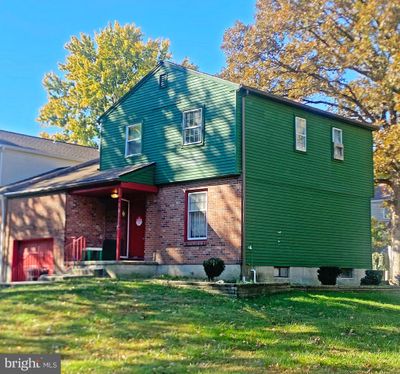 52 Greenbridge Drive, Home with 3 bedrooms, 1 bathrooms and null parking in NEWARK DE | Image 2