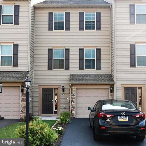 170 Katelyn Dr, New Oxford, PA, 17350-6103 | Card Image