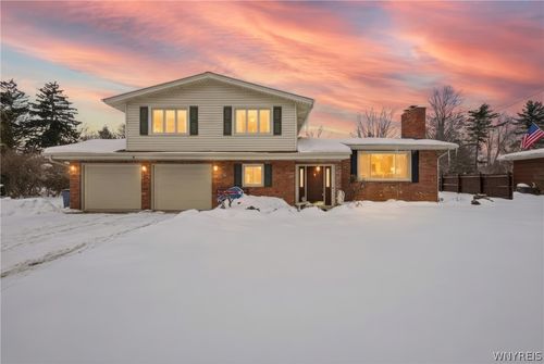 427 Cherry Ln, Lewiston, NY, 14092-1004 | Card Image