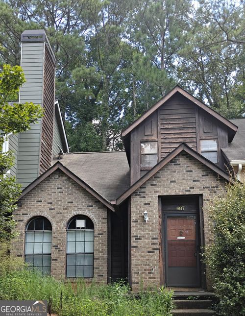 887 Brandy Oaks Ln, Stone Mountain, GA, 30088-2032 | Card Image