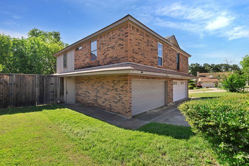 134 Main Pl, Euless, TX, 76040-5479 | Card Image