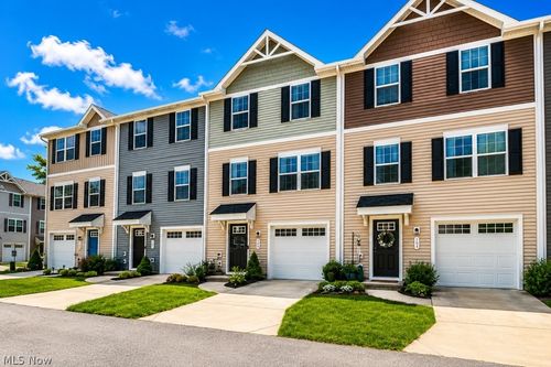 115 Palm Ct, Painesville, OH, 44077-1411 | Card Image