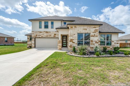109 Willow Oak Trl, Floresville, TX, 78114-0075 | Card Image
