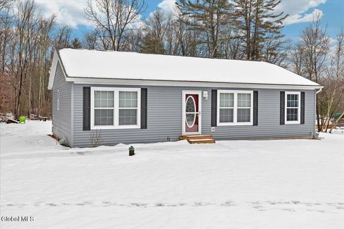 40 2nd Dyke Road, Sand Lake, NY, 12018 | Card Image