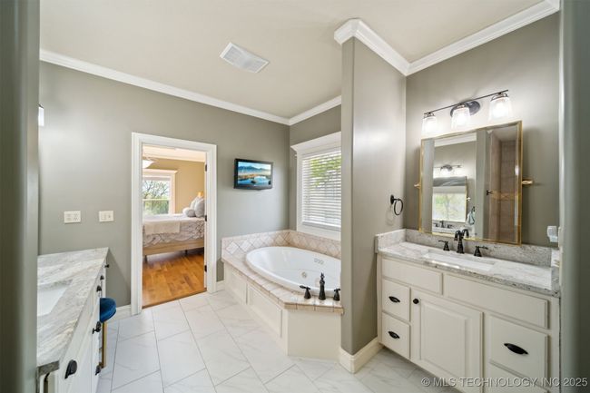 12315 14 Th St, House other with 3 bedrooms, 3 bathrooms and null parking in Jenks OK | Image 18